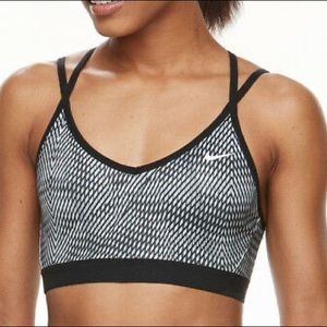 Nike Victory Favorites Sports Bra